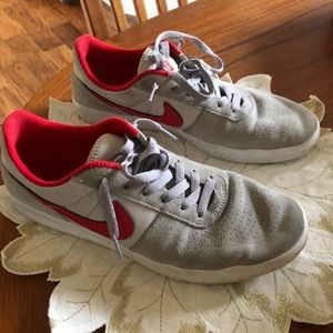 Nike SB Team Classic Atmosphere Grey/Red Sneakers